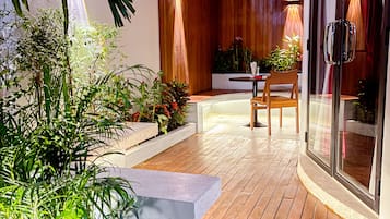 Senior Villa Suite | Living area