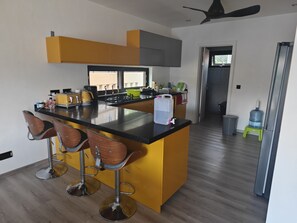 Fridge, microwave, oven, coffee/tea maker
