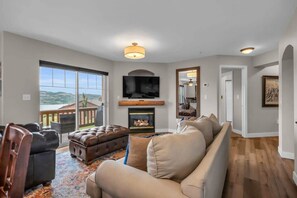 TV, fireplace, stereo, offices