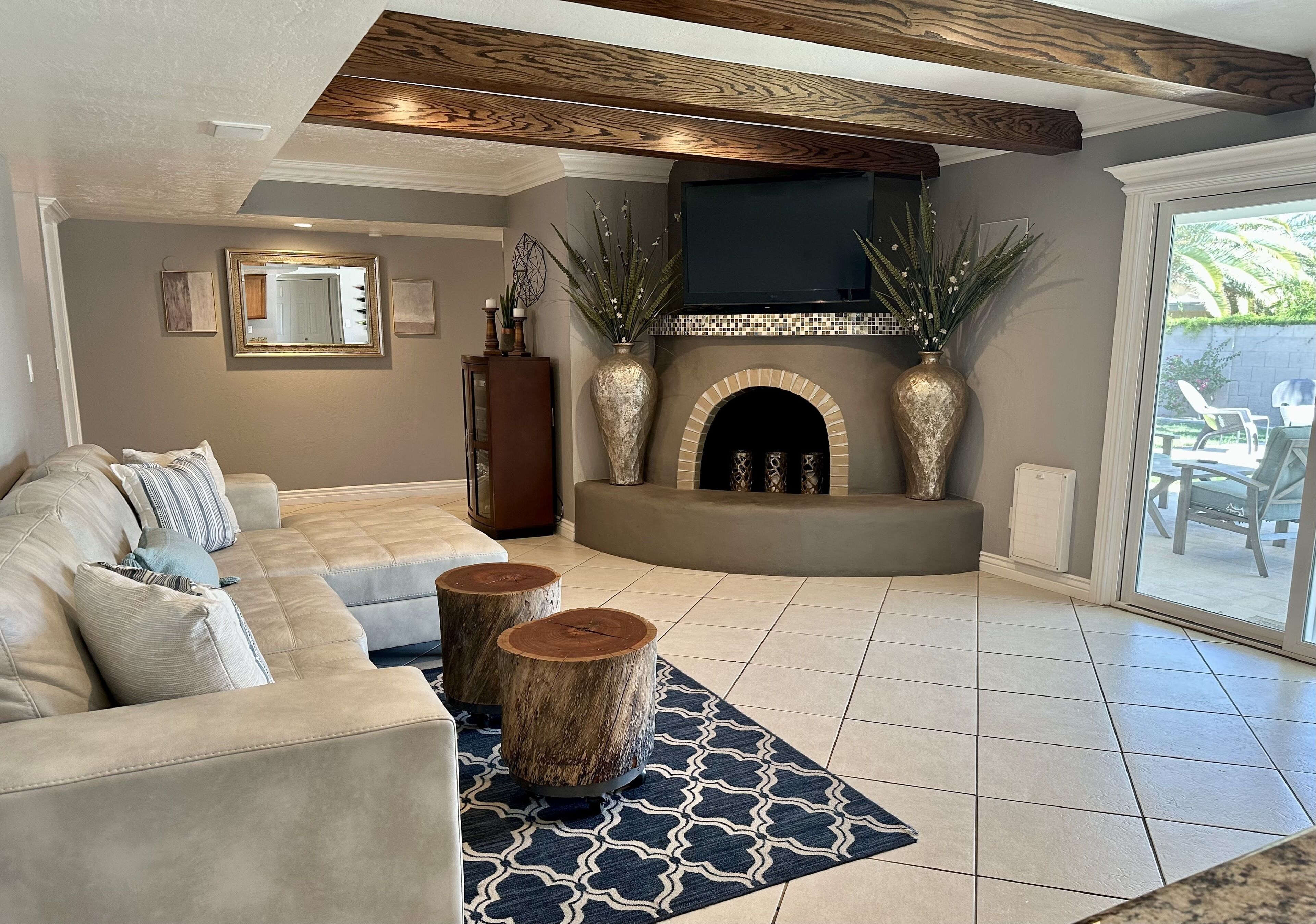 Cozy retreat walking distance to Kierland and Scottsdale Quarter!