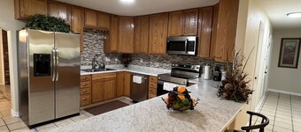 Modern Updated Family HOME