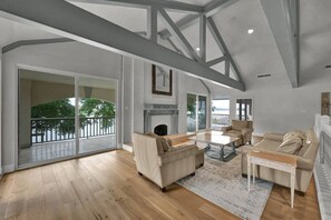 Smart TV, video games, offices, computer monitors