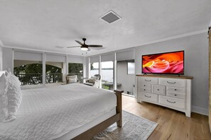 4 bedrooms, desk, iron/ironing board, travel cot - Pool & Spa | Lux Waterfront Home | 2 Primary Suites, 4 BR, Boat Dock & Views (Montgomery)