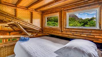 2 camere, una scrivania, ferro/asse da stiro, culla da viaggio