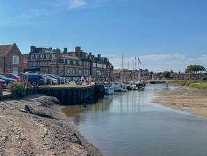 Marina - Harpers Cottage  - sleeps 4 guests  in 2 bedrooms (Syderstone)