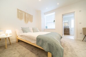 1 Schlafzimmer, Schreibtisch, Bügeleisen/Bügelbrett, WLAN