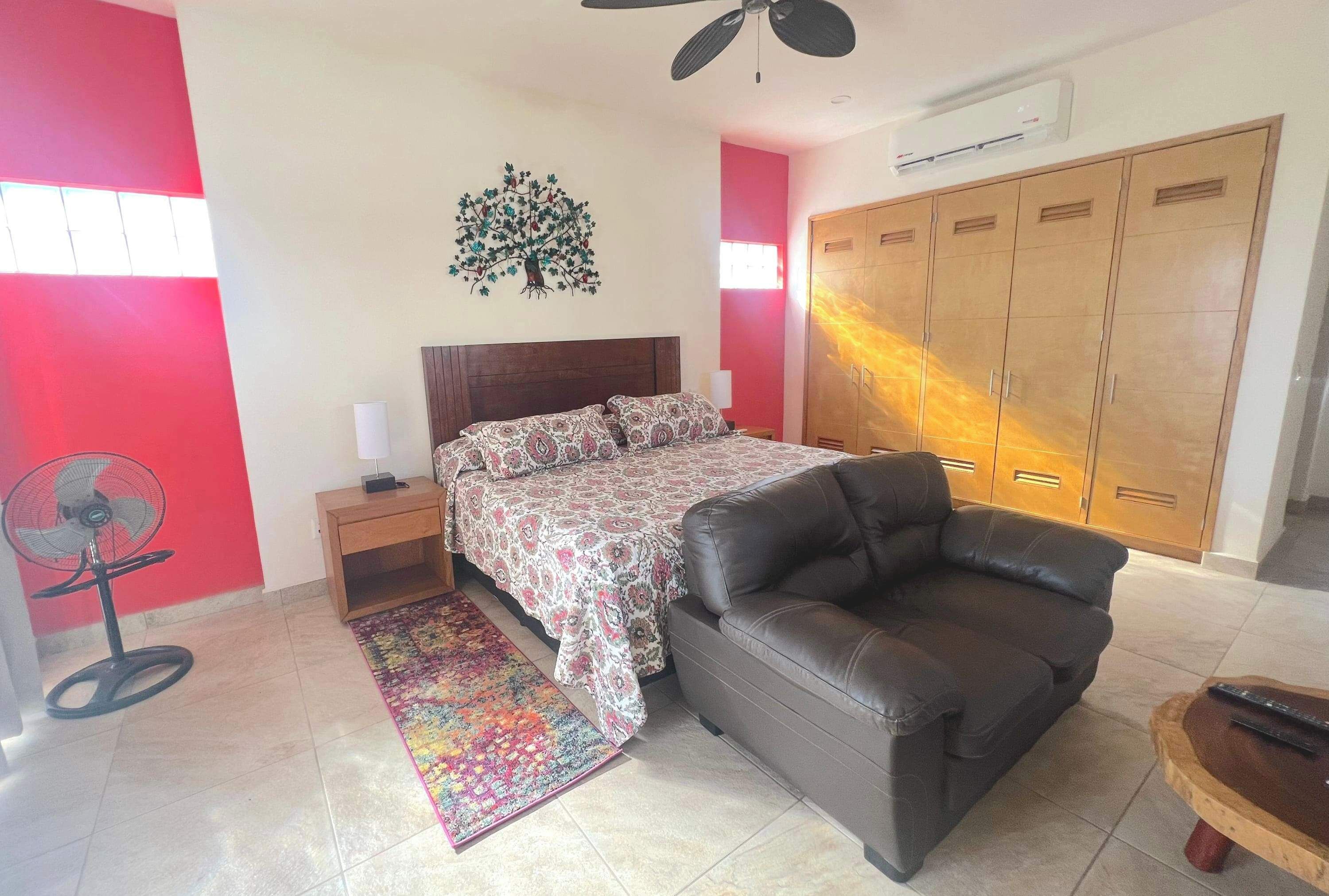 3 bedrooms, desk, iron/ironing board, WiFi