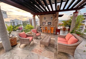 Property grounds - 3BR Beachfront Villa w/ Private Pool: Casa Colibri (Cruz de Huanacaxtle)