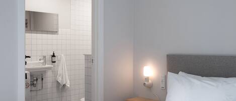 1 bedroom, iron/ironing board, travel crib, WiFi