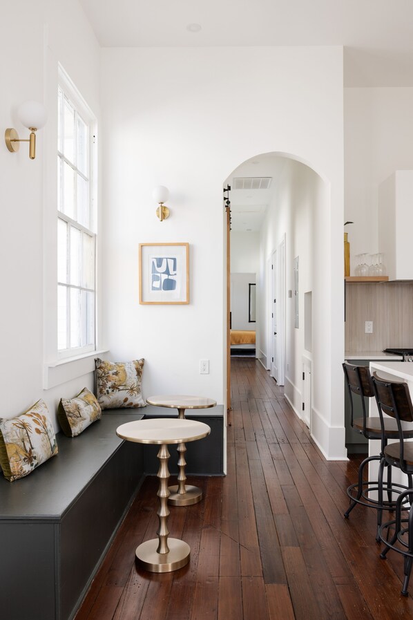 Interior - Sunny Spacious Garden District Home (New Orleans)