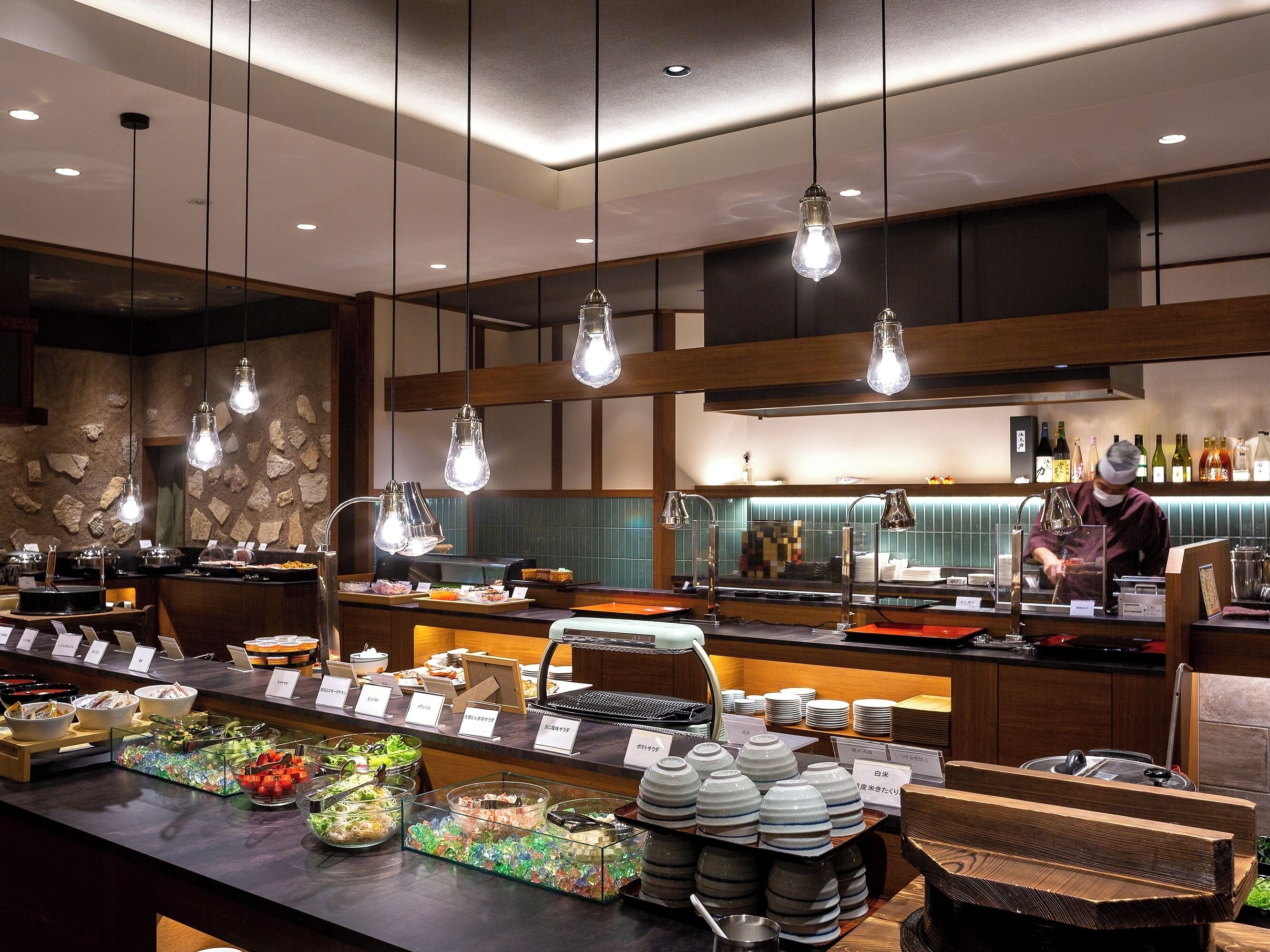 Daily buffet breakfast (JPY 3000 per person)