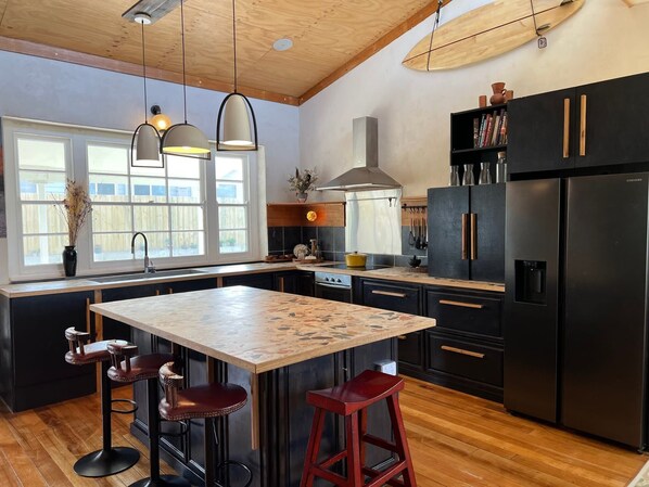 Micro-ondes, four, plaque de cuisson, grille-pain