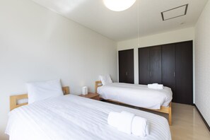 3 quartos, cofres nos quartos, Wi-Fi de cortesia