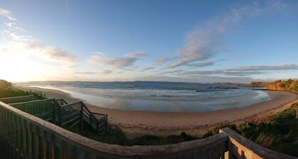 Spacious disability-friendly respite property only minutes from Smiths Beach!