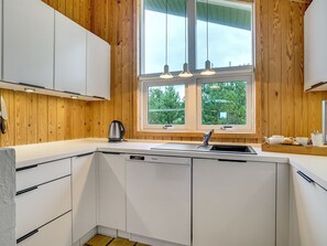Fridge, dishwasher, cookware/dishes/utensils