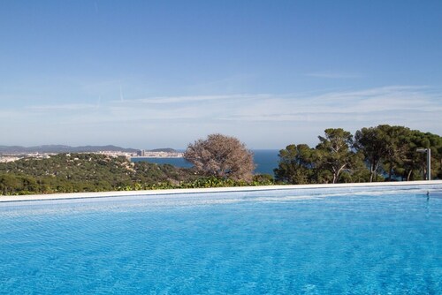 Club Villamar - Modern apartment with 3 bedrooms and a pool, 1000 meters from the beach, located ...