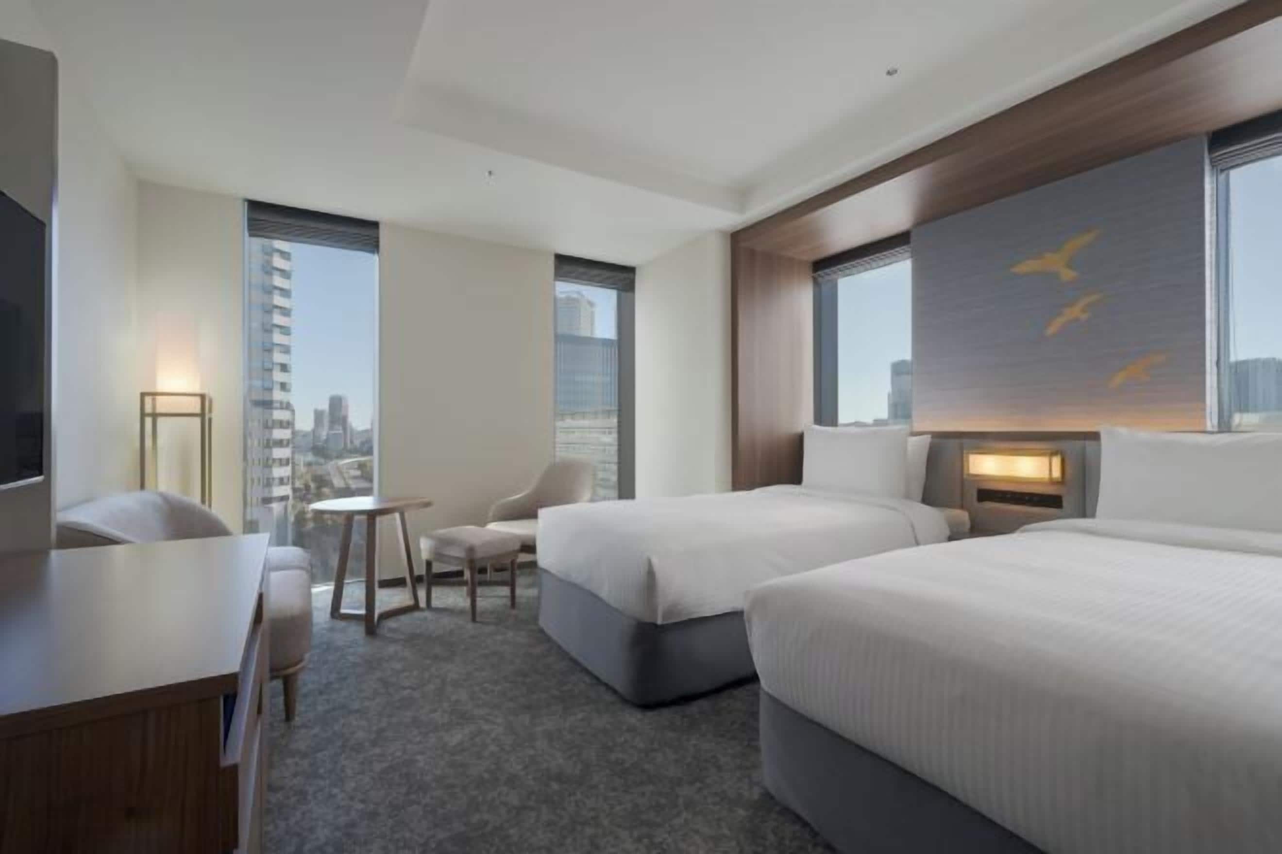 Luxe beddengoed, een kluis op de kamer, een bureau