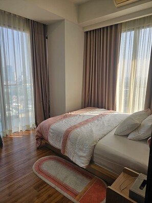 2 Schlafzimmer, Schreibtisch, Bügeleisen/Bügelbrett, WLAN