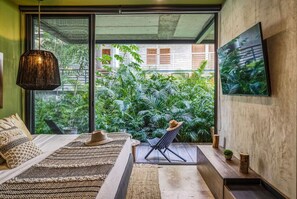 2 quartos, escrivaninha, ferros/tábuas de passar roupa