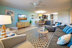 Smart TV - Beachfront Stay w/ 2 Pools + Tennis + Bikes + Boardwalk | Pura Vida by AvantStay (Port Aransas)