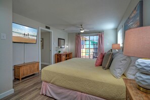 5 bedrooms, iron/ironing board, free WiFi, bed sheets - Sun Beach by AvantStay | Private Pool, Near Beach (Port Aransas)