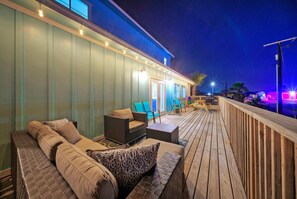 Terrace/patio - Newly Built, Outdoor Living, View, Boat Parking | 50 Shades of Blue by AvantStay (Port Aransas)
