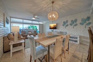 Interior - Stay Palm by AvantStay | Boardwalk, Pool (Port Aransas)