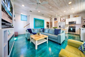 Smart TV - Stella Maris by AvantStay | Rooftop View + Pool (Port Aransas)