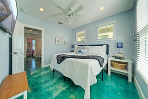 4 bedrooms, iron/ironing board, free WiFi, bed sheets - Stella Maris by AvantStay | Rooftop View + Pool (Port Aransas)