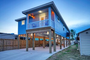 Exterior - Priv Pool, Swing Bar, Ping-Pong, Walk to Town | Once Upon A Tide by AvantStay (Port Aransas)