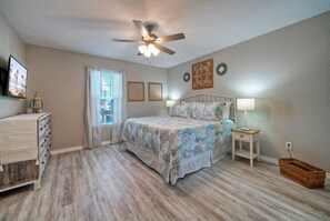 4 bedrooms, iron/ironing board, free WiFi, bed sheets