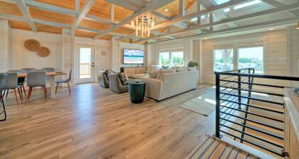 Private Pool, Walk to Beach, 6BDR, Main+Guest House | Third Sandbar by AvantStay