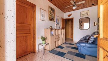 Family House, Multiple Bedrooms, Mountainside (Pool Villa Adonis) | Interior