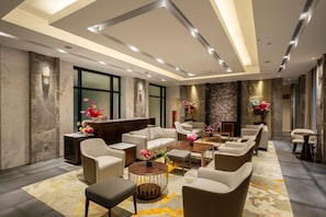 Lobby sitting area - REY Hotel Hanoi (Hanoi)