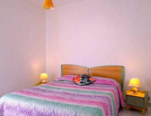 2 camere, culla da viaggio, Wi-Fi gratuito, lenzuola