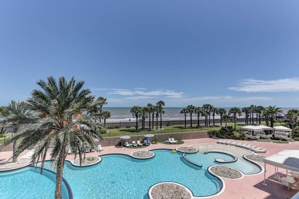 Pool - Beachfront Condo with Lazy River (Galveston)