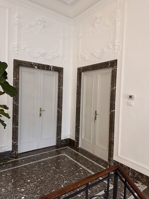 Interior - Botta 9 - Deluxe Room (Bergamo)