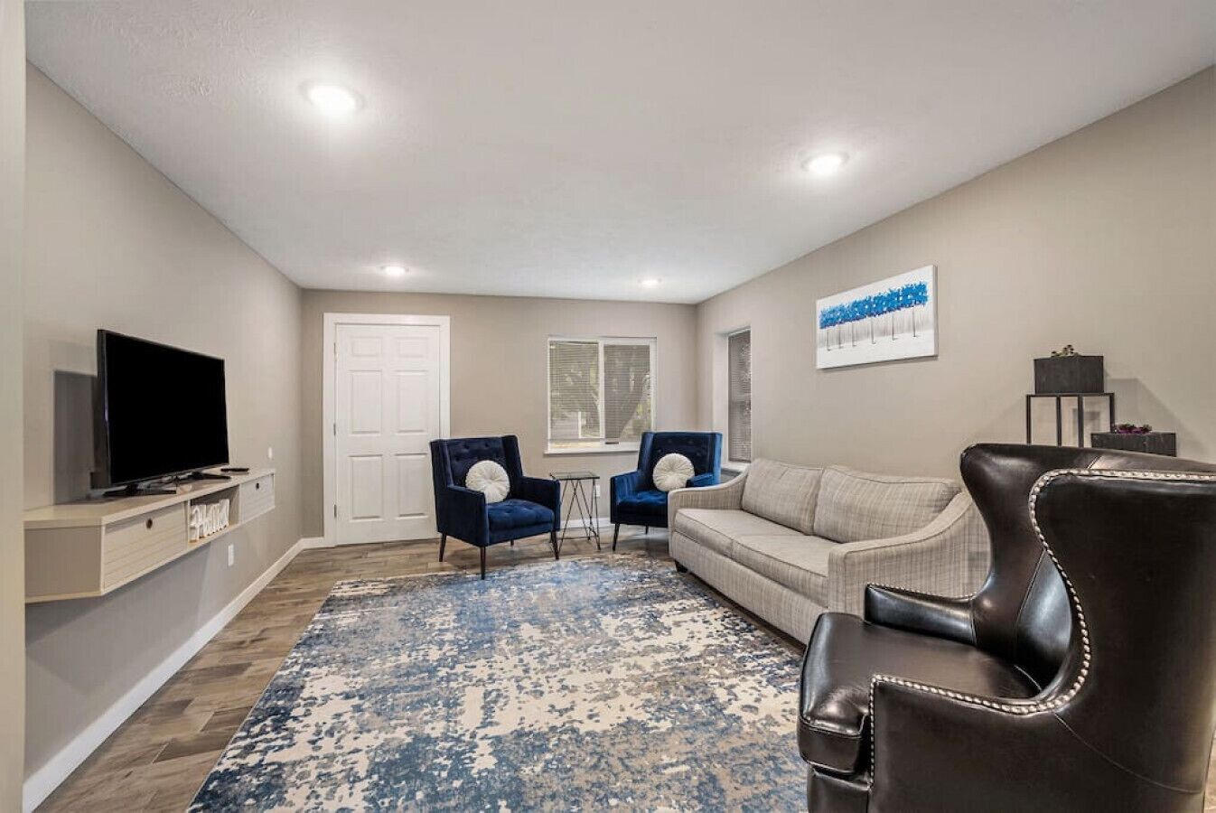 Urban Château- Spacious and Stylish Apartment- Downtown Grand Rapids, MI