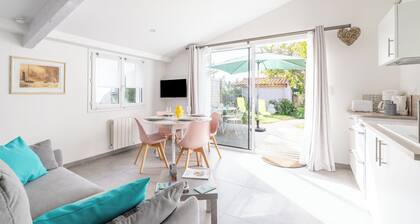 Ferienhaus "Bois Flottés - Maisonnette 700m Mer" mit privater Terrasse, privatem Garten und WLAN