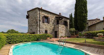 Villa 'La Petrosa' mit privatem Pool, privatem Garten und Balkon