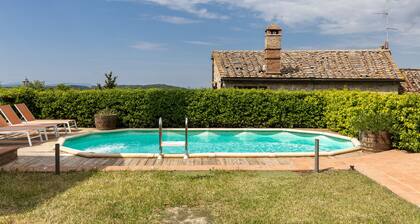Villa 'La Petrosa' with Private Pool, Private Garden and Balcony