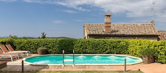 Villa 'La Petrosa' with Private Pool, Private Garden and Balcony