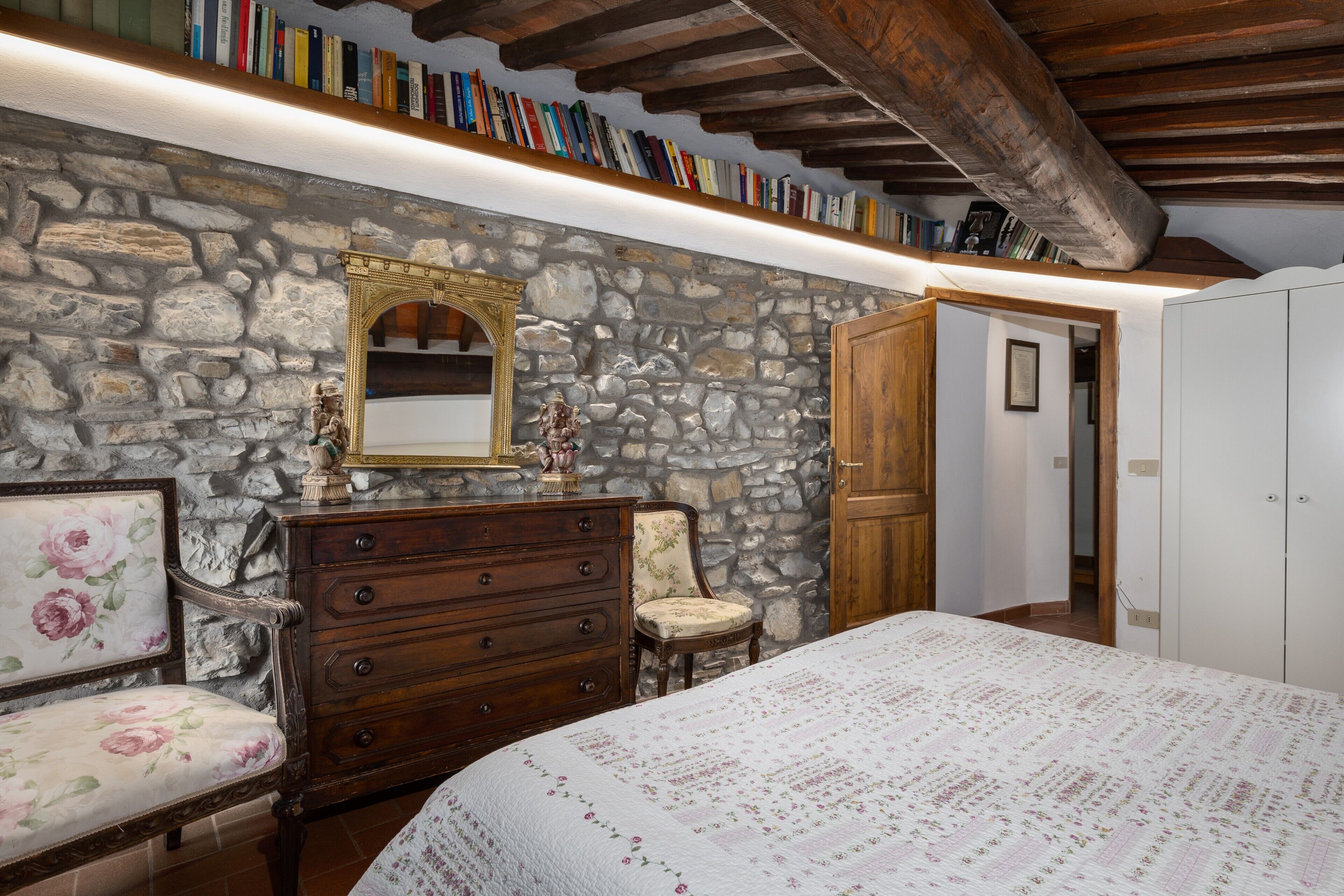 5 Schlafzimmer, Bügeleisen/Bügelbrett, Bettwäsche