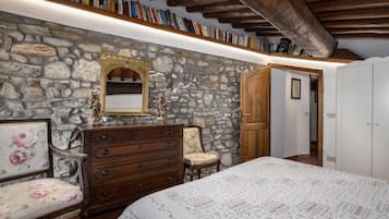 5 Schlafzimmer, Bügeleisen/Bügelbrett, Bettwäsche