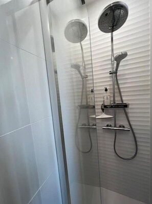 Handtücher, Toilettenpapier