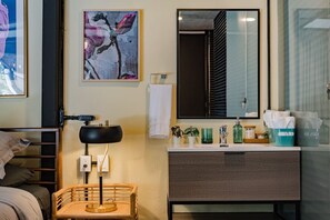 5 habitaciones, tabla de planchar con plancha, cuna de viaje y wifi 