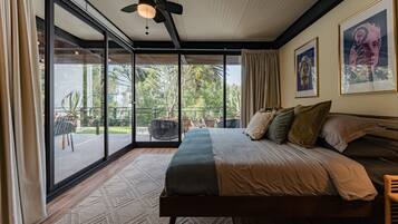 5 bedrooms, iron/ironing board, travel crib, WiFi