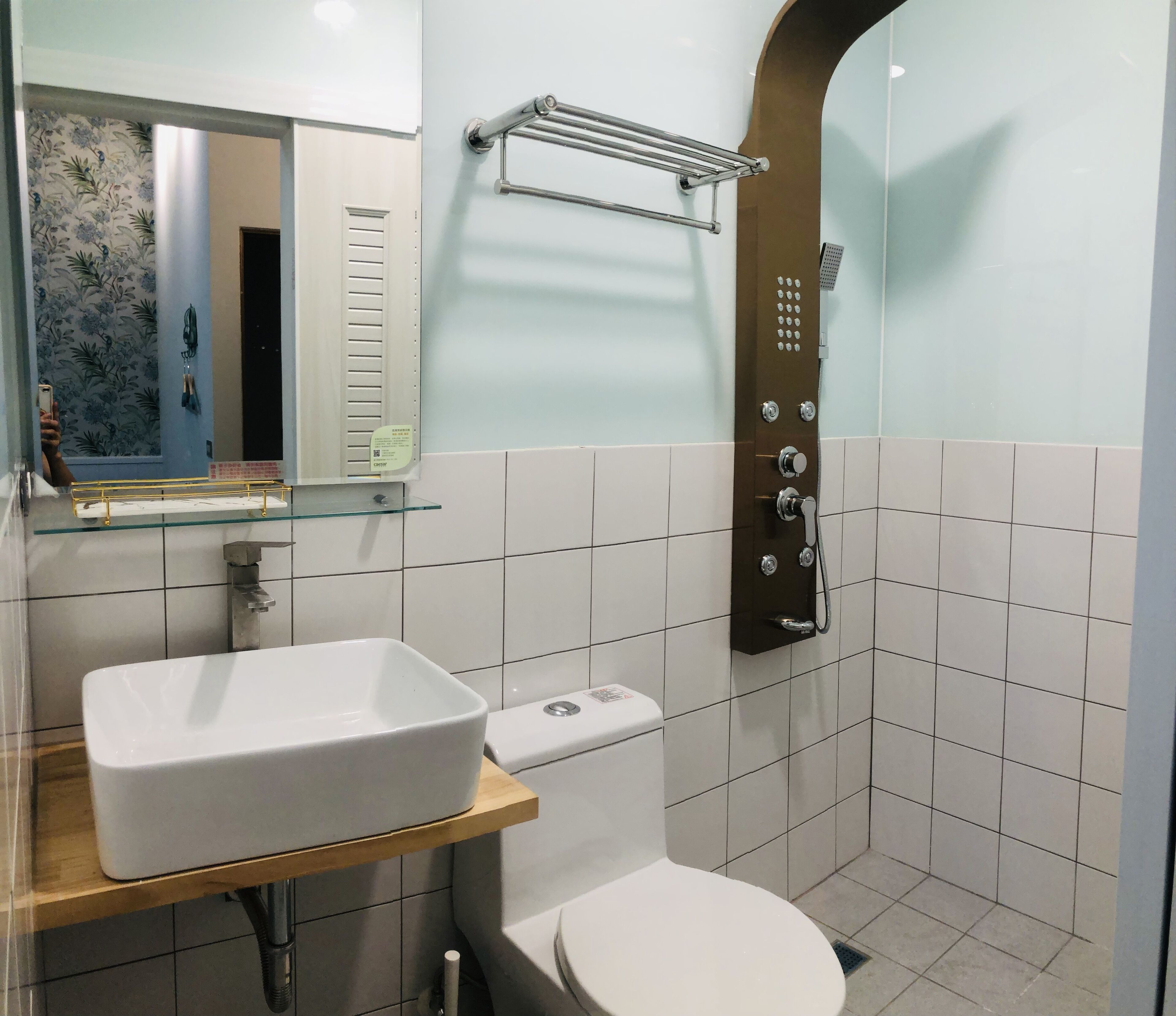 Perhetalo, 2 makuuhuonetta | Kylpyhuone | Sadesuihkupää, pyyhkeet