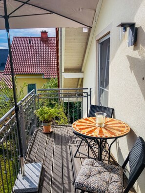 Outdoor dining - 3-zimmer-wohnung im Rhein-nahe Gebiet, Ideal für Wanderer und Weinfreunde (Hergenfeld)