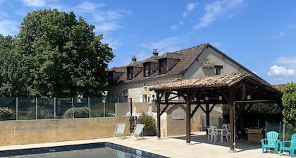Gites Les Naudines Cottages, 4 Places au Milieu des Vignes